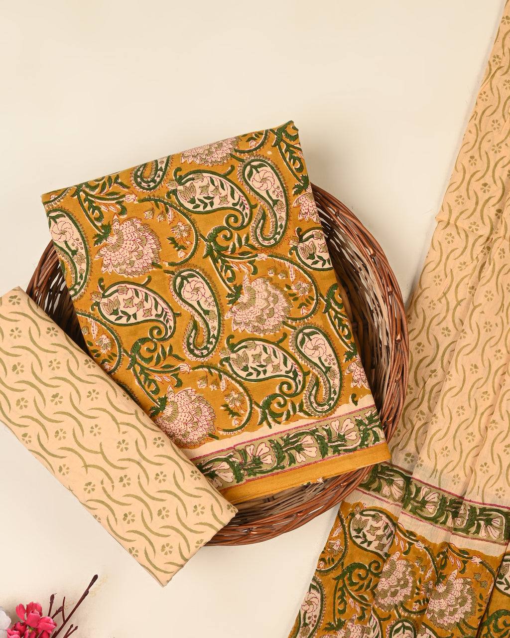 EXCLUSIVE SANGANERI COTTON SUIT WITH COTTON DUPATTA